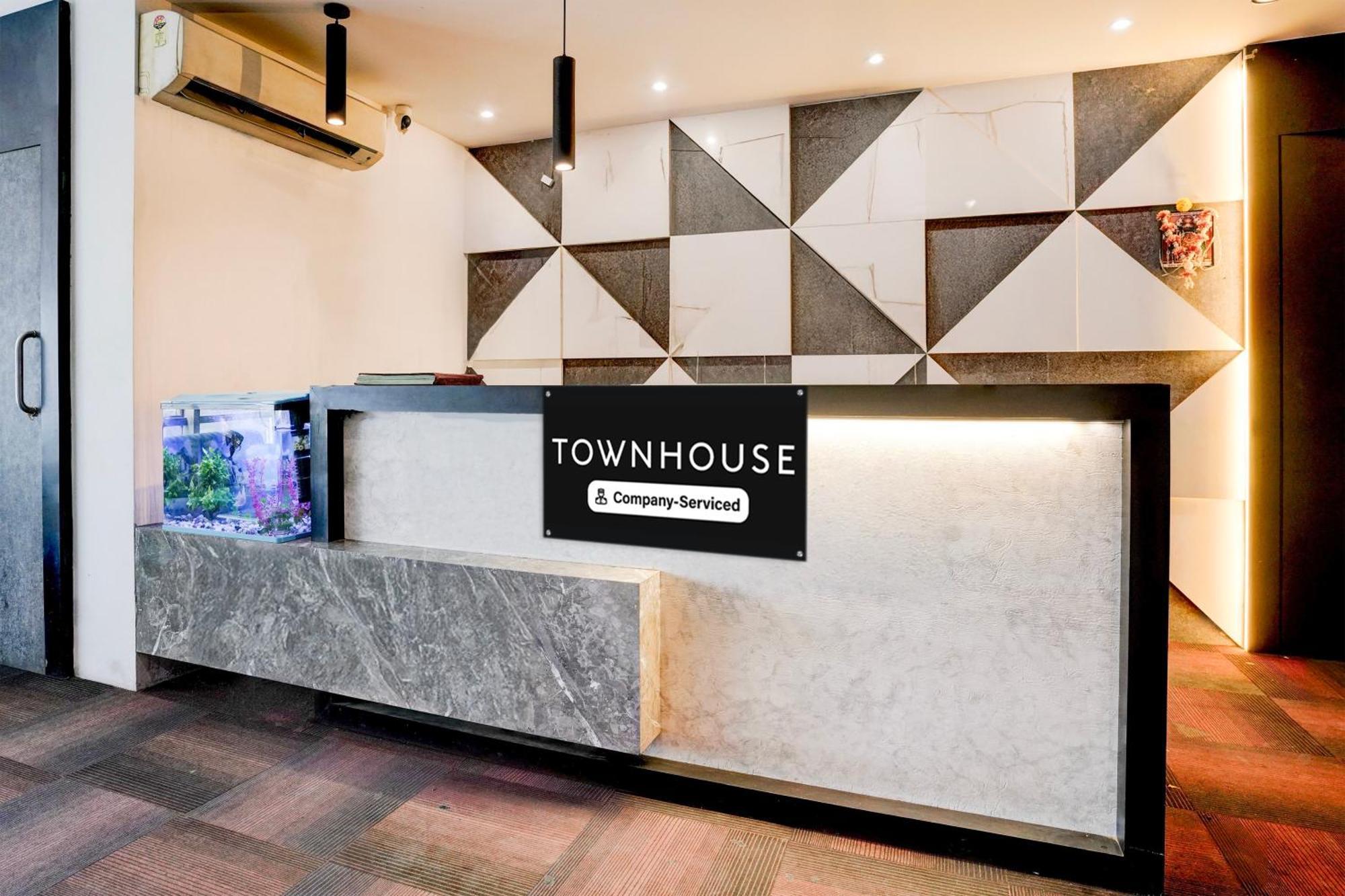 Super Townhouse Pbg Mall Vashi Turambhe Luaran gambar