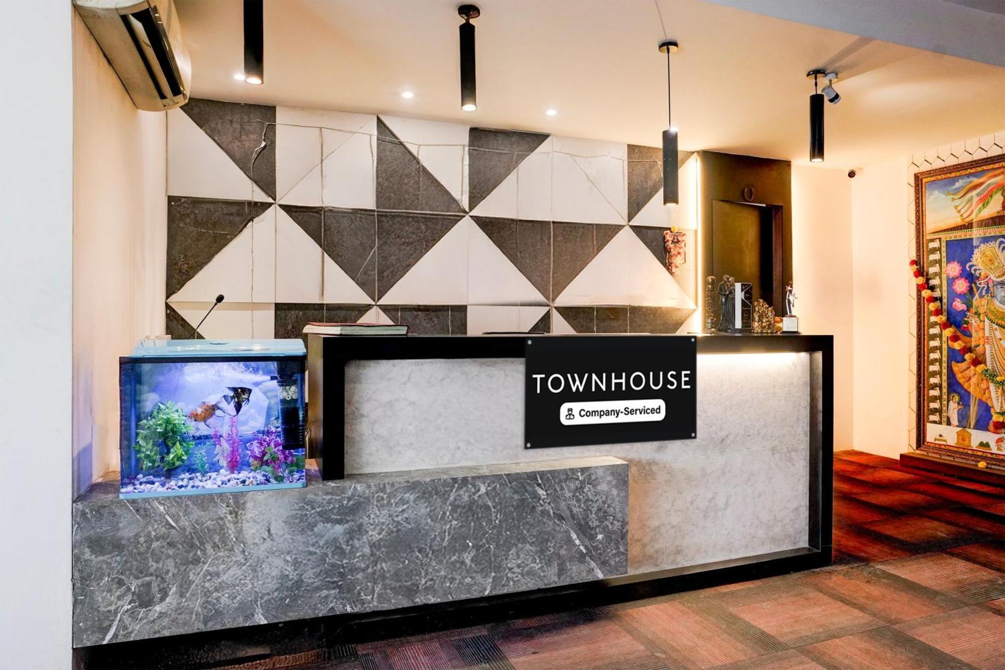 Super Townhouse Pbg Mall Vashi Turambhe Luaran gambar