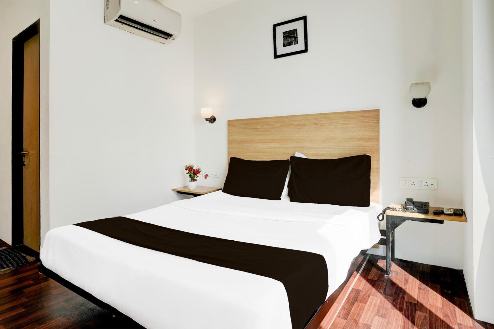 Super Townhouse Pbg Mall Vashi Turambhe Luaran gambar